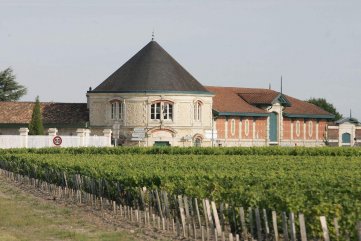 開(kāi)一家紅酒店大概要多少錢？